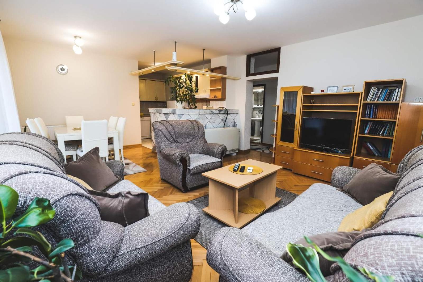 Lotus Apartment วรินรัชกา บานยา ภายนอก รูปภาพ