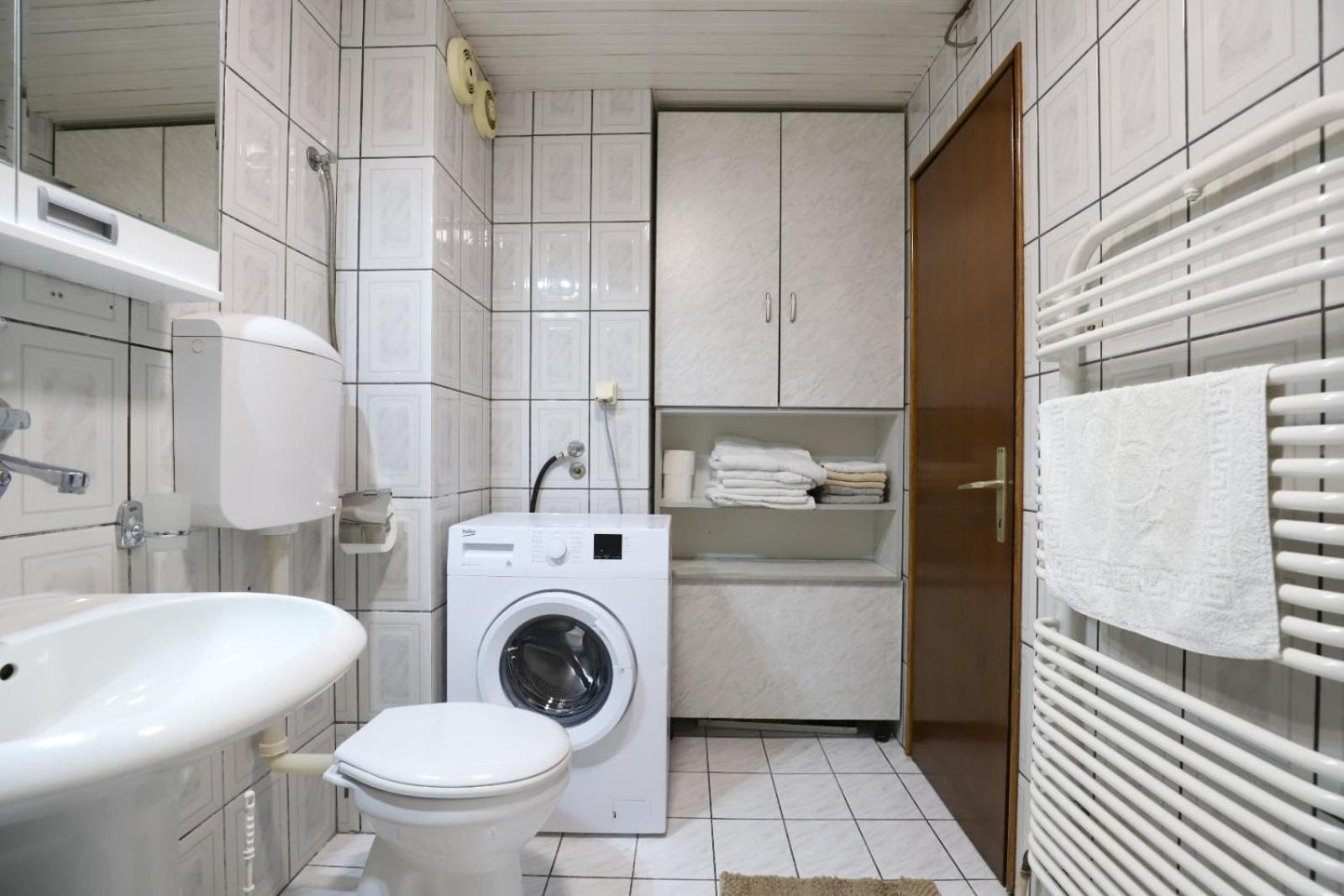 Lotus Apartment วรินรัชกา บานยา ภายนอก รูปภาพ